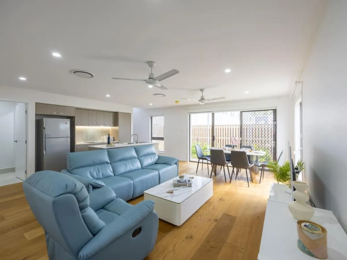 Brand New 4Beds Home Minutes From M1 And Local Shops Rochedale 0*,  Australia