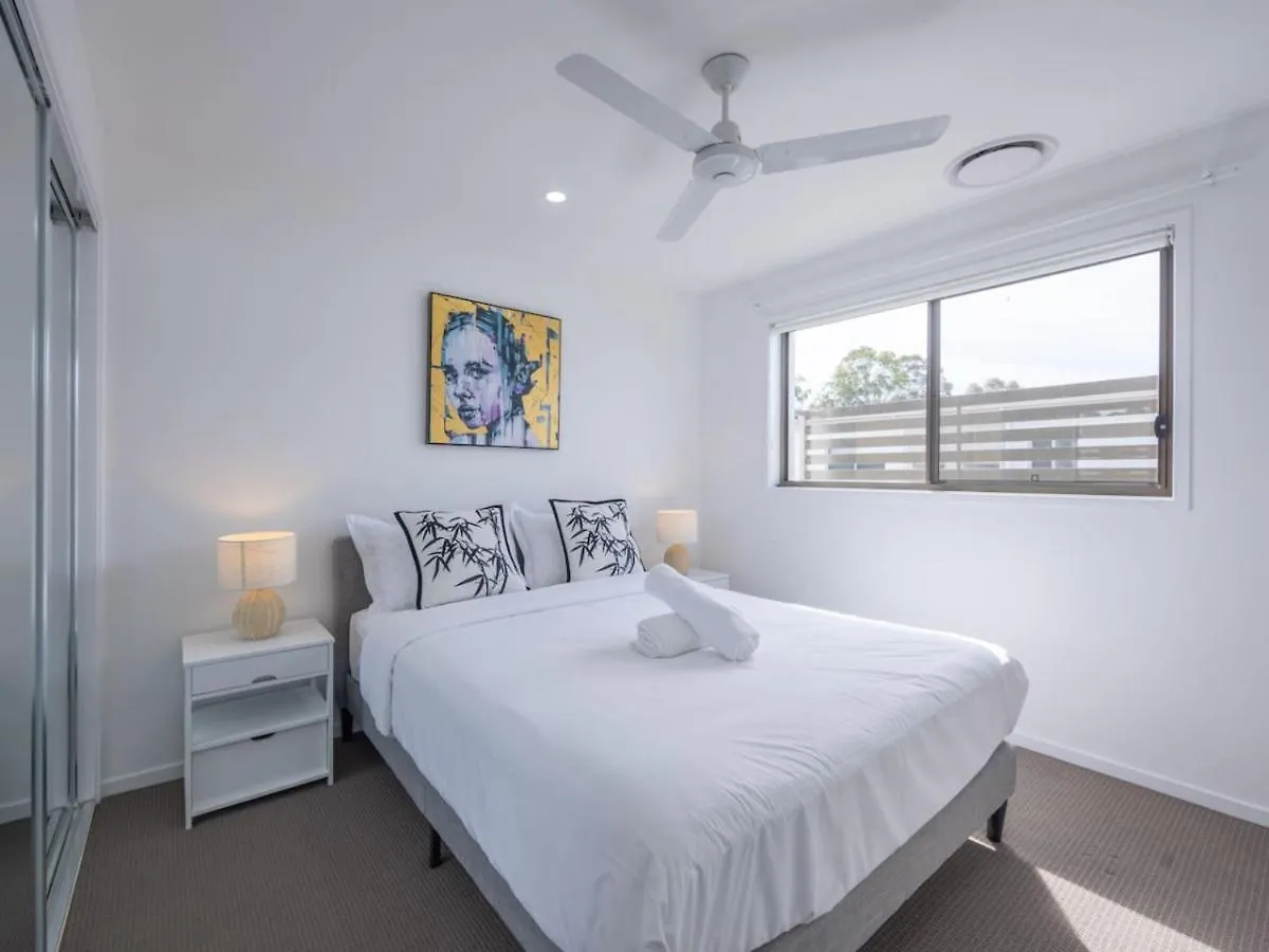 Holiday home Brand New 4Beds Home Minutes From M1 And Local Shops Rochedale